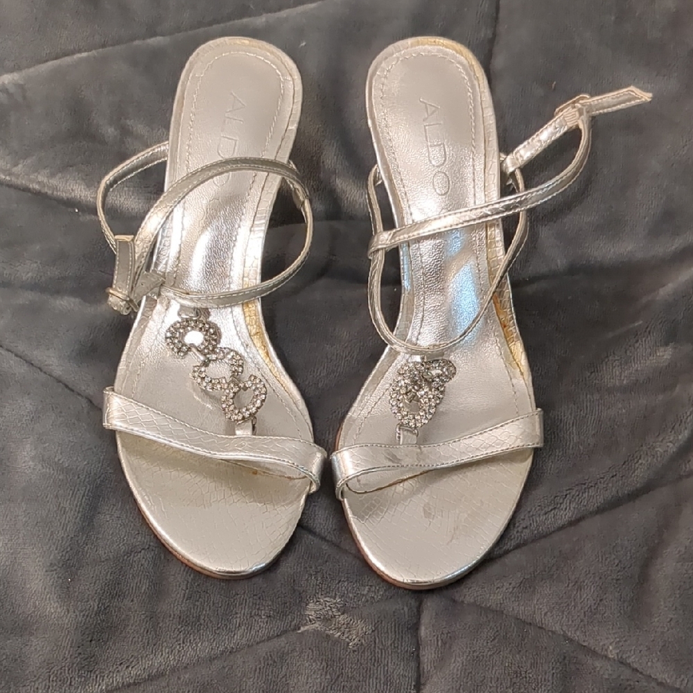 ✨Aldo Silver Heeled Sandals with Rhinestone Embellishments